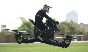 La Police De Dubaï S’équipe D’une Moto-Volante, La Démonstration Est Hallucinante (Vidéo) !