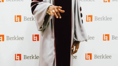 Photo de Usher reçoit un diplôme de Docteur en musique !