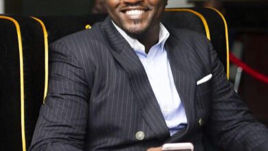 Photo de Zoom sur John Dumelo, un exemple pour la jeunesse africaine