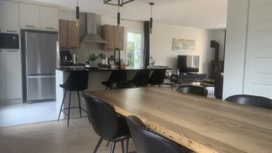 Photo de Une dame réduit le salaire de sa ménagère après avoir appris que cette dernière a construit une maison