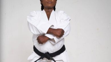Photo de Karaté : l’artiste Lynda Raymond, devient première femme au Cameroun à avoir une ceinture noire 6e dan