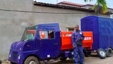 Photo de Un jeune camerounais fabrique un camion « Made in Cameroun »