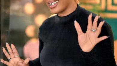Photo de Abidjan : Un TikTokeur condamné à un an de prison pour harcèlement en ligne contre la chanteuse Josey